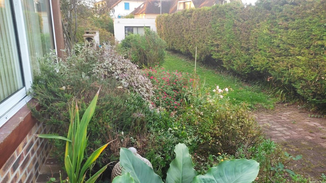 Chez Chon Et Jean-Marie Apartment Hermanville-sur-Mer Bagian luar foto